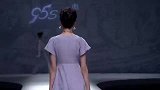 低领淡紫色礼服，轻柔飘逸，演绎迷人东方韵味！