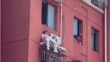 怀孕妻子疑因丈夫不买房欲跳楼，知情人：他老公没钱。江苏 怀孕 夫妻