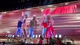 苏亚雷斯观看夏奇拉演唱会 晒wakawaka视频