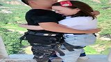 问老婆怕不怕，她说她花了钱，再怕也要跳