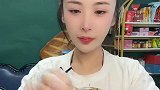 姑娘开饭了，生呛竹节虾，肉质鲜香，真好吃
