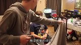 3句咒语就能让人隐身熊孩子真信了，这家人太会玩了