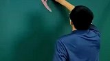 高中老师用粉笔字展示中国书法，中秋团圆四字一气呵成