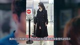 张丹峰新戏暂停在家陪妻女？洪欣首次现身机场容光焕发心情好