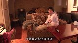 女子喂过一只流浪猫，没想到猫咪偷偷藏进家中，监控拍下全过程