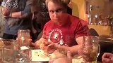 银河系的中心是一个黑洞，如果要将其喂饱需要多少个太阳系？