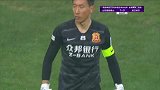 佩莱禁区外拔脚抽射 董春雨飞身将球扑出底线