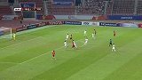 韩国队展开猛烈反击 严原上1V4连晃带过怒射稍稍偏出