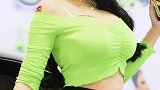 大姐姐穿这身衣服真合身
