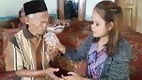 印尼78岁新郎迎娶17岁新娘 22天后因男方家属反对而离婚