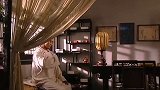 表哥郁郁寡欢妹子劝他 他反而觉得胸口更疼了