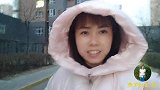 单亲妈妈晚餐真会搭配，红豆粥配烤串和面皮，娘仨吃的真香