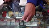小伙逛超市，老板让他帮忙看下店，没想到小伙入戏太深了