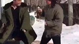 为了谁能吃鸡爪子，两口子竟大打出手