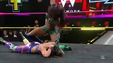 WWE-14年-NXT第244期：贝莉遭锁喉偷袭 萨沙胜后不罢手继续暴揍-花絮