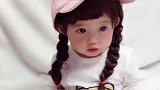妈妈给小恬宝编了两个麻花辫，秒变邻家小妹，太可爱了