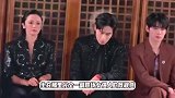 姚晨官宣离婚后首现身，与胡一天云旗同框看秀状态好，梳大背头气场十足