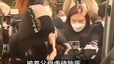 《朝鲜日报》1月5日报道， 韩国出生271天女童遭养父母虐死 ：曾3次报警未果，掀全民声讨。