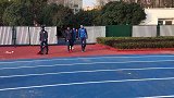 乌兹别克斯坦抵达训练场 球员神情轻松自信满满