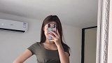 小蛮腰美女自拍，这身材真是太好了