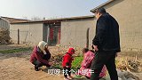 农村离婚姑娘第1次带孩子来婆家住，婆婆却把孩子打的哇哇大哭