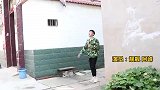 小伙月薪五万却总穿破衣破鞋，董事长好奇偷跟他回家，哽咽了