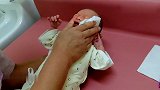 日本护士示范新生儿头面部的护理方法，原来有这么多的步骤