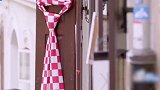 郭麒麟给郭德纲买领带，克罗地亚风格的最适合？