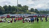 中国足球小将空翻哥孟新艺惊呆外国小球员