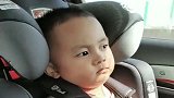 儿子3岁了，从一上车就这副德行，咱也不知道，咱也不敢问