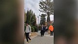 皇马出征国家德比随行纪录：水爷一脸严肃 胖虎小表情一脸憨态