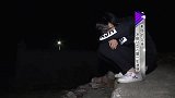 少女欲辍学替父还债，爷爷怒拍桌子发脾气：不准去，必须读书！