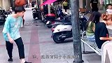 美女，这样的傻子闺蜜赶紧绝交吧，太丢人现眼了！