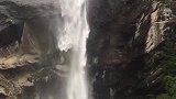 飞流直下三千尺，疑是银河落九天