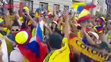 哥伦比亚球迷街头列队庆祝球队胜利