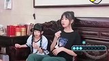 一开始以为是大姐和二妹，没想到还有一个，活体印刷机啊！