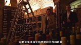 潜水者在海里发现葡萄酒，居然大胆的打开喝了，不料发现生财之道