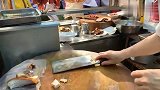 菜比肉贵的香港，一份烧腊，一盘米饭，一勺酱料，全程无青菜