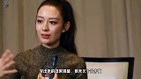 反手摸肚脐的吉娜又来了！穿绿色碎花裙美似少女，配白面纱真高贵
