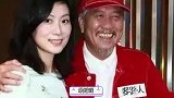 一手提拔周星驰，二婚娶小岁娇妻，影帝万梓良为何晚年颓废