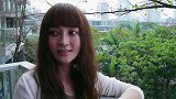 丁爸见女儿心事重重前来问候，结果下一刻她瞬间哭了，回忆起往事