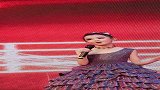 小美女演唱《沙漠骆驼》真是太好听了，网友：好孩子都是别人家的