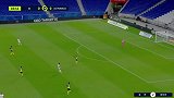 第4分钟里昂球员孟菲斯射门 - 打偏