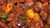 板栗烧鸡肉这样做，真的太好吃了