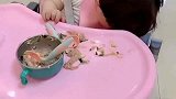 每次儿子吃完饭，都要打扫好久！