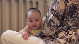 老公偷花零用钱，被萌娃发现，老婆一个眼神老公瞬间认怂