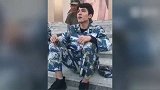 以为帅哥唱学猫叫唱的不错了，没想到后面还有美声版的