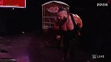 WWE-18年-RAW第1310期：单打赛 欧文斯VS斯特劳曼集锦-精华