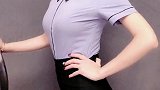 初秋时节美女小姐姐这样穿包臀裙,既大方又得体