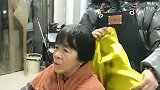 刚吵完架，客人来也要笑脸相迎，这就是开店